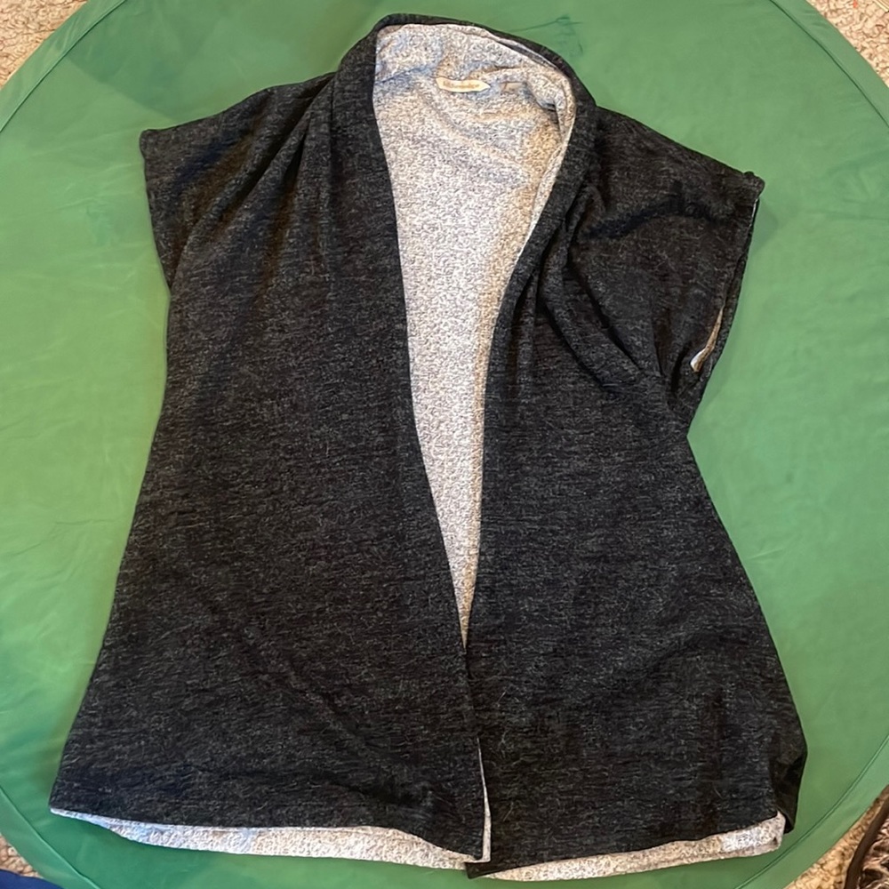 Woman’s sleeveless sweater Soft Surroundings size XL
